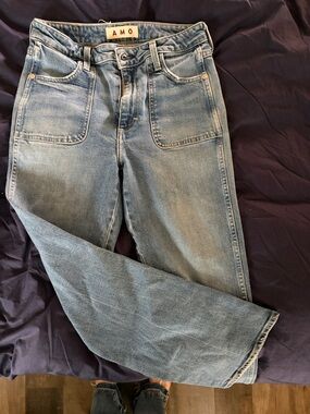 AMO Abigail Medium Blue “Peaceful” wash High Waisted Straight Leg Jeans Size 28.